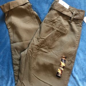 GAP Women Khakis Pants